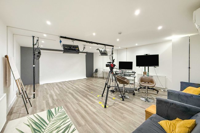 150 Goldhawk Road, Shepherds Bush, London W12 8HH 1