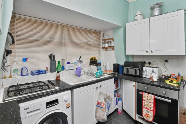 87 Sandsfield Lane, Gainsborough, DN21 1BQ 2