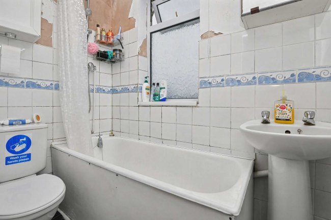 87 Sandsfield Lane, Gainsborough, DN21 1BQ 2