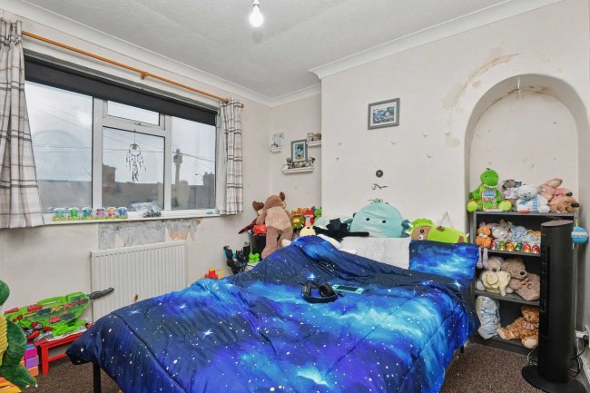 87 Sandsfield Lane, Gainsborough, DN21 1BQ 2