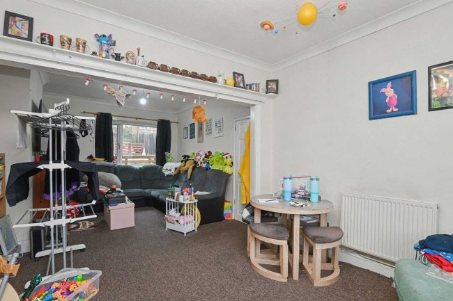 87 Sandsfield Lane, Gainsborough, DN21 1BQ 2