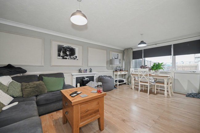 75 Helmsdale Close, Reading, RG30 2PT 3