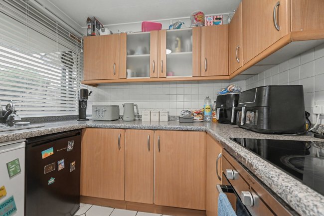 75 Helmsdale Close, Reading, RG30 2PT 3