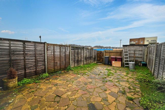 75 Helmsdale Close, Reading, RG30 2PT 3