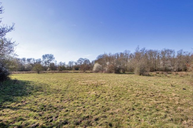 Land on the north-west side of Peeks Brook Lane, Horley, Surrey, RH6 9SX 5