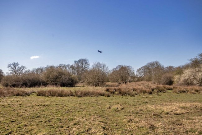 Land on the north-west side of Peeks Brook Lane, Horley, Surrey, RH6 9SX 5
