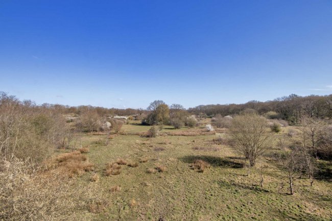 Land on the north-west side of Peeks Brook Lane, Horley, Surrey, RH6 9SX 5