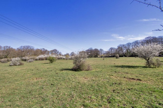 Land on the north-west side of Peeks Brook Lane, Horley, Surrey, RH6 9SX 5
