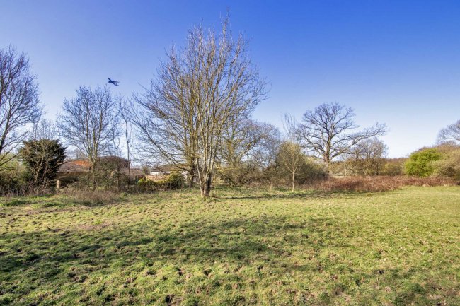Land on the north-west side of Peeks Brook Lane, Horley, Surrey, RH6 9SX 5