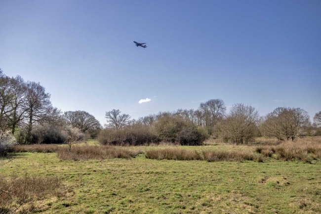 Land on the north-west side of Peeks Brook Lane, Horley, Surrey, RH6 9SX 5