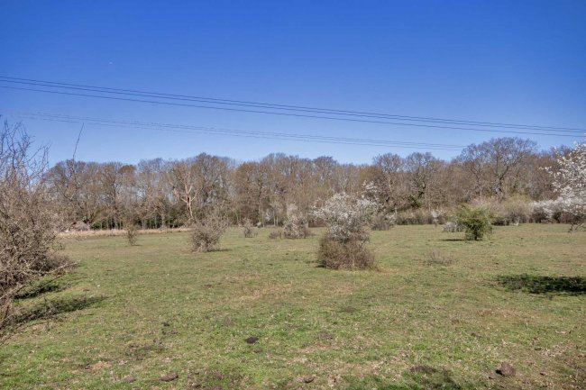 Land on the north-west side of Peeks Brook Lane, Horley, Surrey, RH6 9SX 5