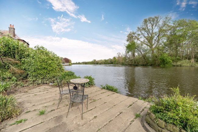 50 Church Street, Isleworth, London, TW7 6BG 9