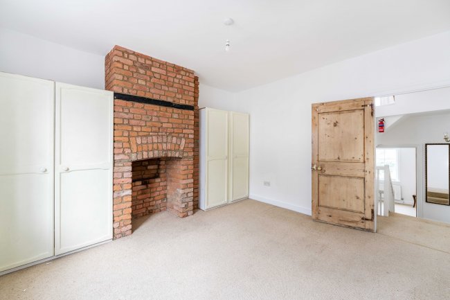 50 Church Street, Isleworth, London, TW7 6BG 9