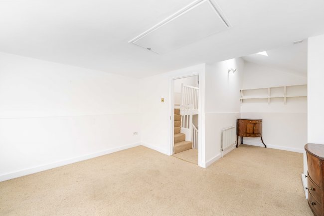 50 Church Street, Isleworth, London, TW7 6BG 9