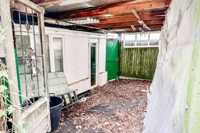 13 Perrys Gardens, West Hill, Ottery Saint Mary EX11 1XA 10