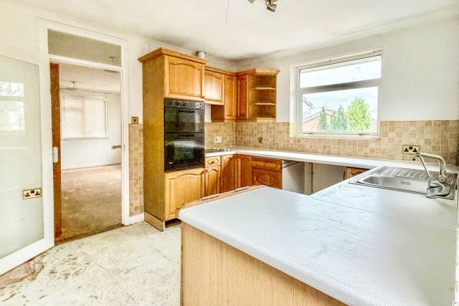 13 Perrys Gardens, West Hill, Ottery Saint Mary EX11 1XA 10