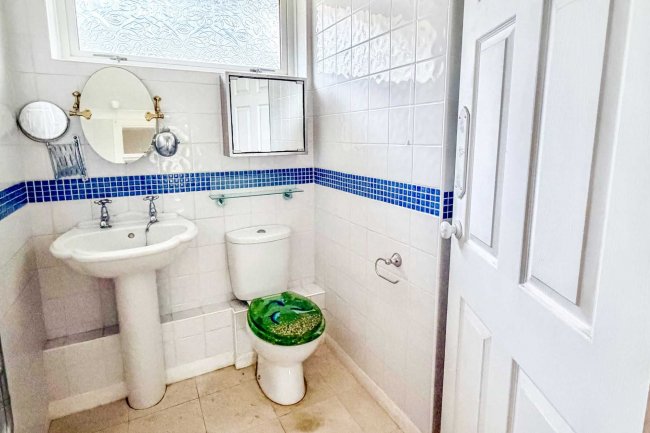 13 Perrys Gardens, West Hill, Ottery Saint Mary EX11 1XA 10