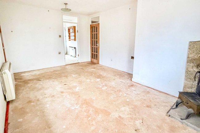 13 Perrys Gardens, West Hill, Ottery Saint Mary EX11 1XA 10