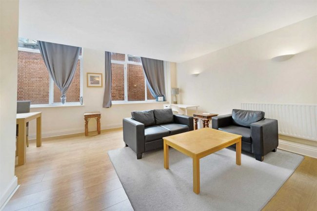 Flat 8, 11-12 West Smithfield, Clerkenwell, London, EC1A 9JR 9