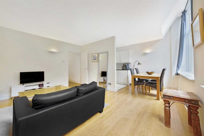 Flat 8, 11-12 West Smithfield, Clerkenwell, London, EC1A 9JR 9
