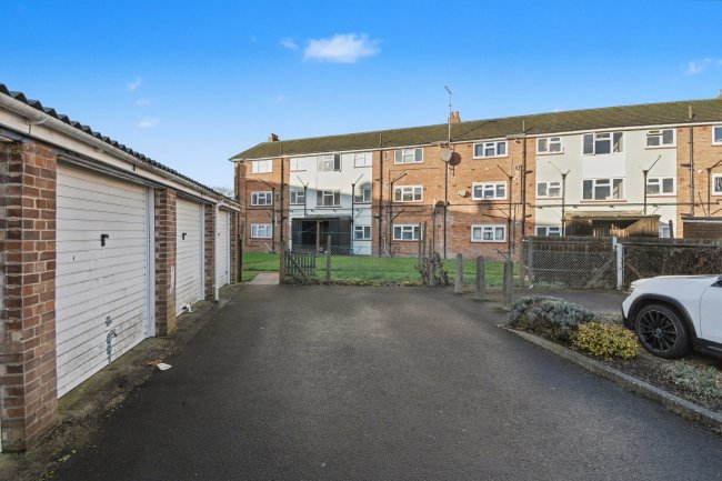 Flat 65a Hanover Way, Windsor, SL4 5NN 3