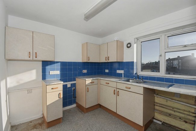 Flat 65a Hanover Way, Windsor, SL4 5NN 3