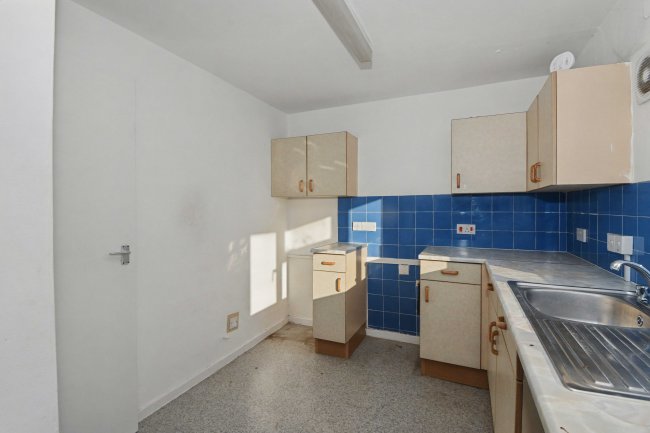Flat 65a Hanover Way, Windsor, SL4 5NN 3