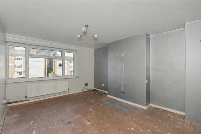 Flat 65a Hanover Way, Windsor, SL4 5NN 3