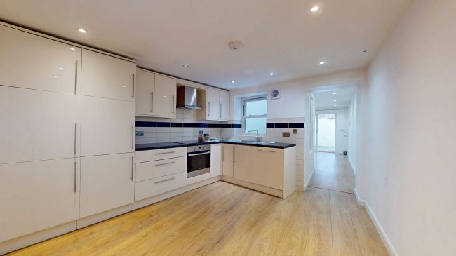 33 High Street, Hampton Wick, Kingston upon Thames, KT1 4DA 8