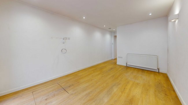 33 High Street, Hampton Wick, Kingston upon Thames, KT1 4DA 8