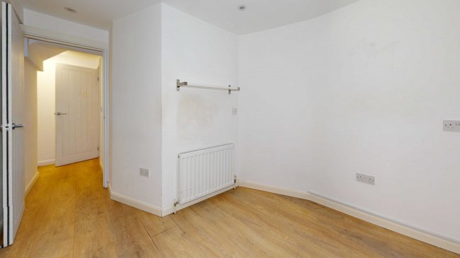 33 High Street, Hampton Wick, Kingston upon Thames, KT1 4DA 8