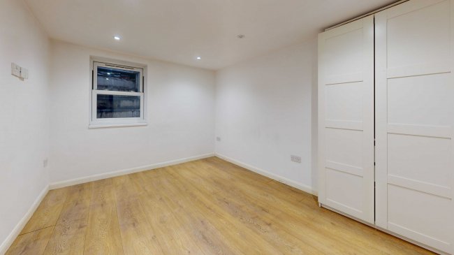 33 High Street, Hampton Wick, Kingston upon Thames, KT1 4DA 8