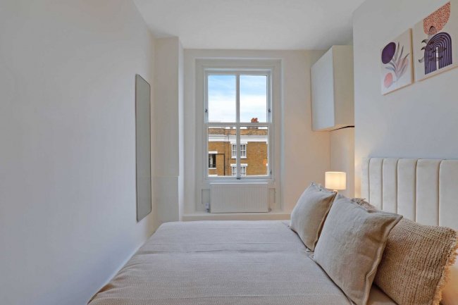 105 Kingsley Flats, Old Kent Road, London SE1 5XG 1