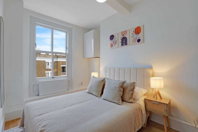 105 Kingsley Flats, Old Kent Road, London SE1 5XG 1