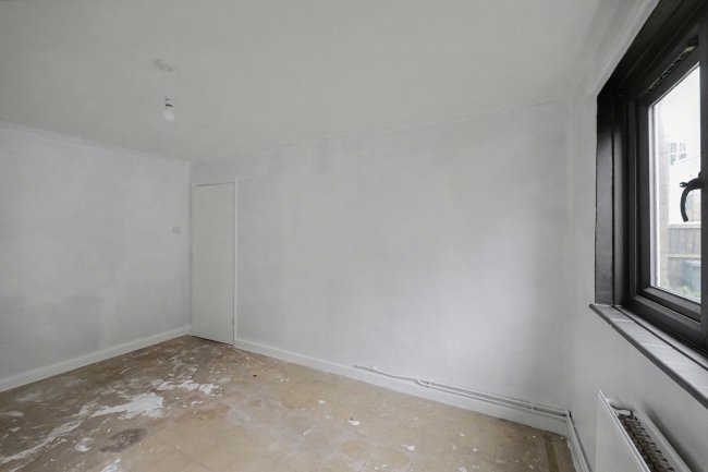 Flat 125 High Street, Ventnor, Isle of Wight, PO38 1LZ 5