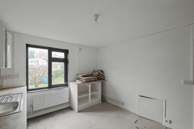 Flat 125 High Street, Ventnor, Isle of Wight, PO38 1LZ 5