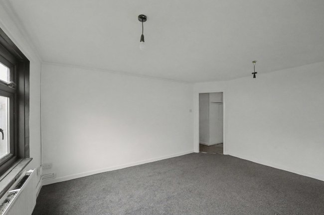 Flat 125 High Street, Ventnor, Isle of Wight, PO38 1LZ 5