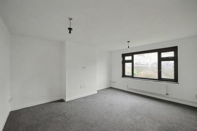 Flat 125 High Street, Ventnor, Isle of Wight, PO38 1LZ 5