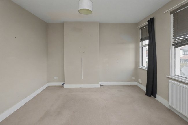 35A Thetford Road, Ashford, Middlesex, TW15 3BW 1