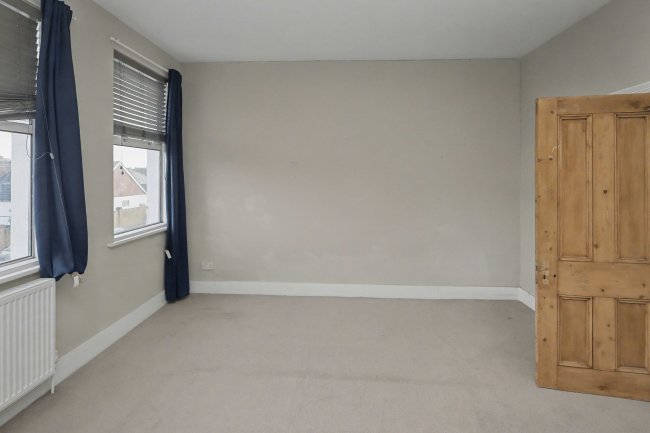 35A Thetford Road, Ashford, Middlesex, TW15 3BW 1