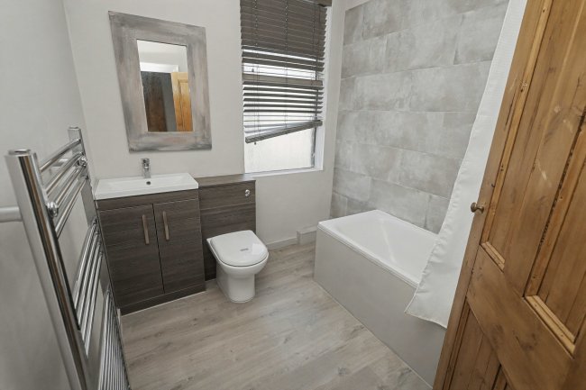 35A Thetford Road, Ashford, Middlesex, TW15 3BW 1