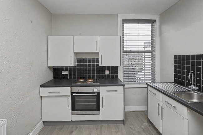 35A Thetford Road, Ashford, Middlesex, TW15 3BW 1