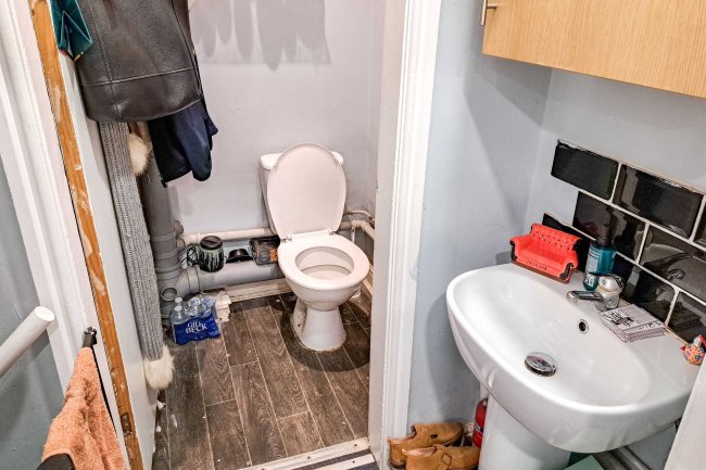 31-33 Marsh Street, Wombwell, Barnsley, S73 0AD 6