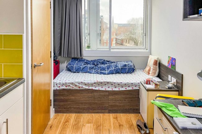 202 Maid Marian House, 51 Hounds Gate, Nottingham NG1 6BB 3