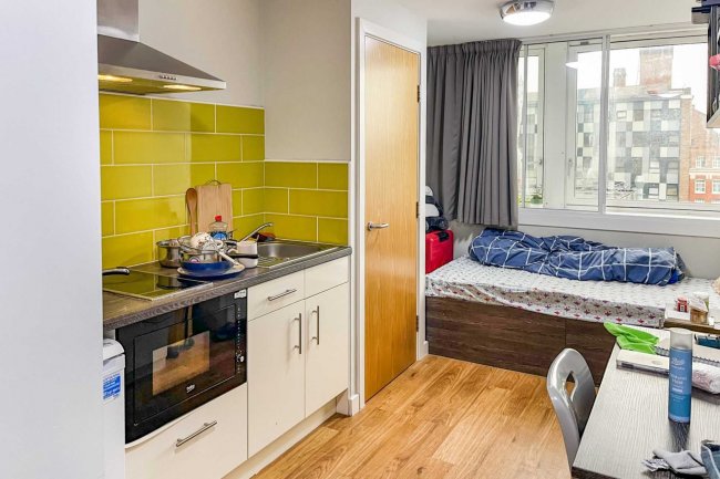 202 Maid Marian House, 51 Hounds Gate, Nottingham NG1 6BB 3