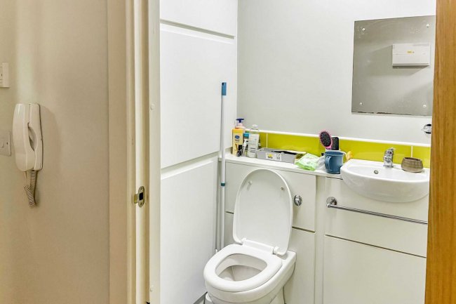 202 Maid Marian House, 51 Hounds Gate, Nottingham NG1 6BB 3