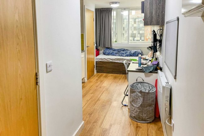 202 Maid Marian House, 51 Hounds Gate, Nottingham NG1 6BB 3