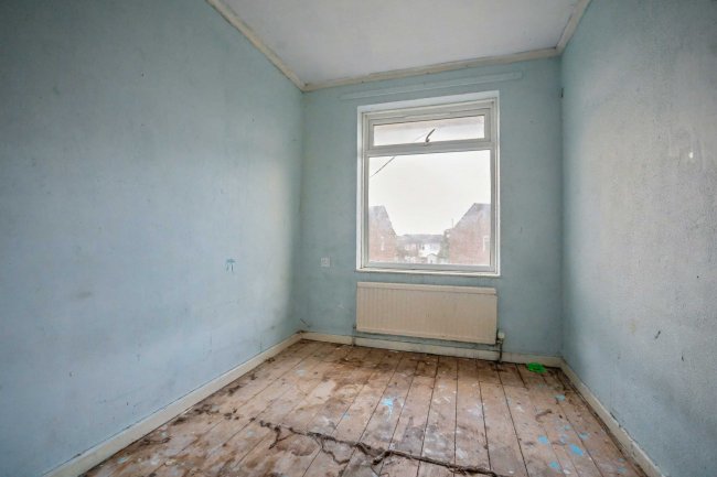 18 Simpson Road, Snodland, Kent, ME6 5QF 4