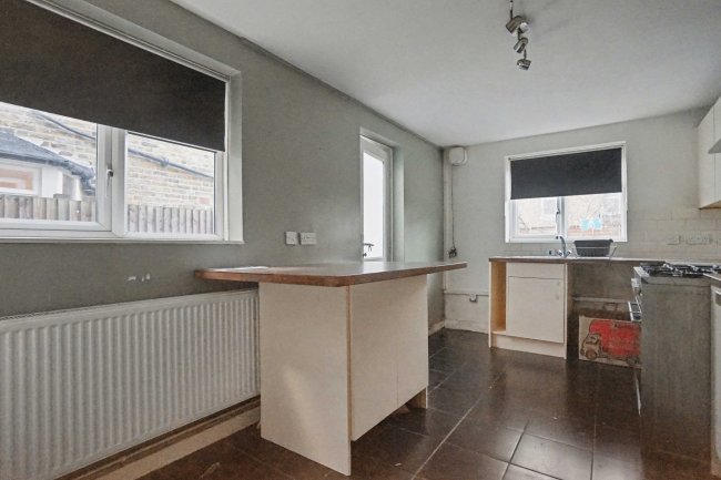64 Natal Road, Streatham, London, SW16 6HZ 10