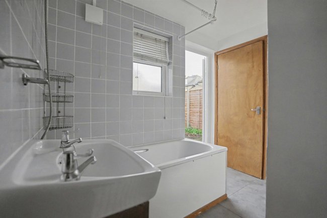 Flat 1, 18 Morella Road, Balham, London, SW12 8UH 7